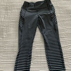 Athleta Navy/ white striped Crop leggings